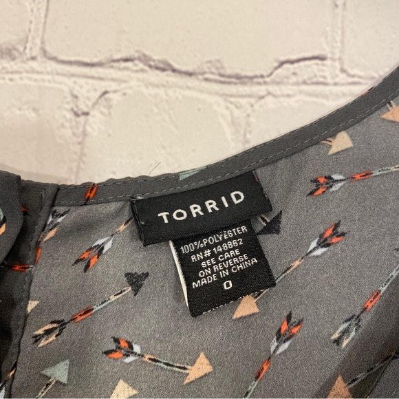 Torrid Womens Shirt 0 Gray Abbey Arrow Georgette Button Back Blouse - Picture 3 of 6